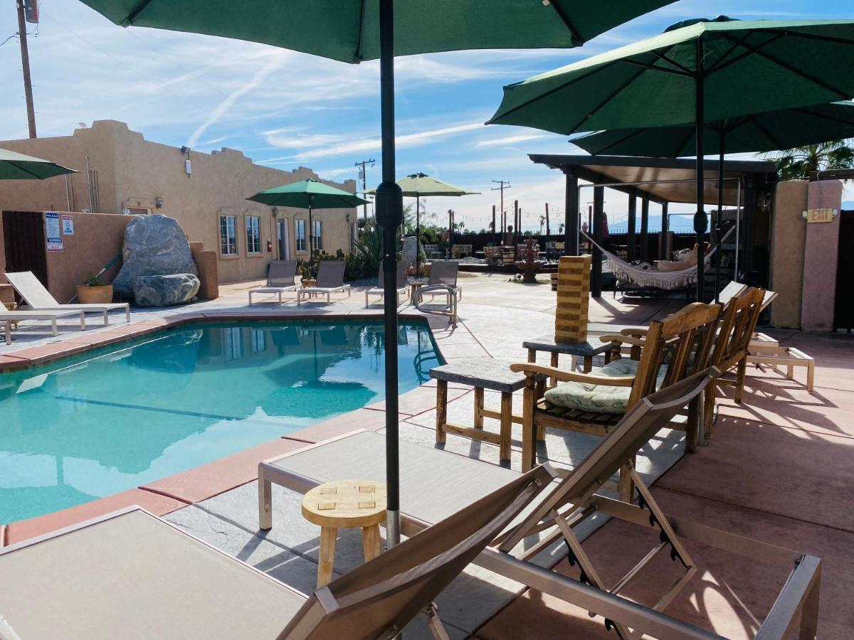 Mi Kasa Hot Springs 420,Adults Only, Clothing Optional Hotel Desert Hot Springs Exterior foto